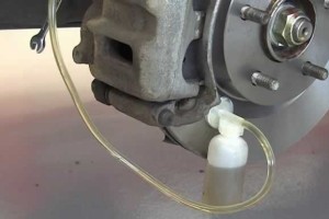 Renault ve Dacia Makine ile Fren Hidroliği Değişimi